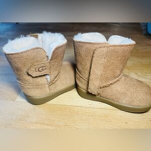 UGG Baby Suede Boots (Sherpa Lined). Size 02-03 (6-12months)- BRAND NEW, NO BOX